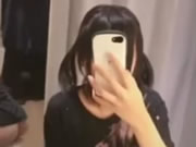 學生妹對鏡自拍